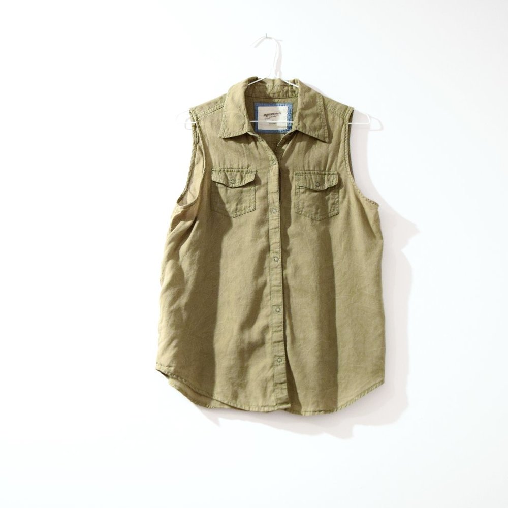ARIZONA Moss Green Sleeveless Button Up Tank Top | Size S